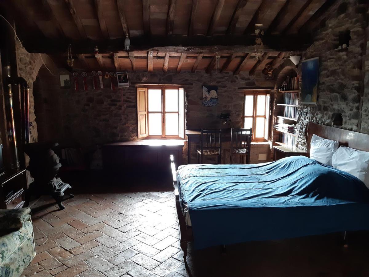 Attic With Balcony At Locanda Del Capo Capannori Exterior foto