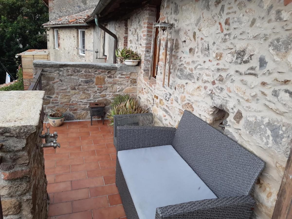 Attic With Balcony At Locanda Del Capo Capannori Exterior foto